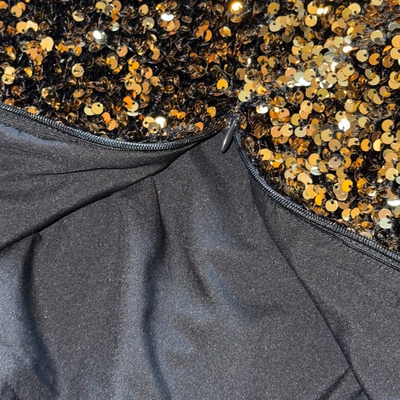Banana Republic Alina Sequin Top Black and Gold SPECIAL! sz M - Picture 6 of 10